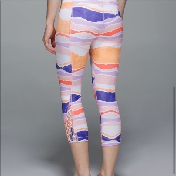 𝅺LULULEMON True Self Cropped Leggings Size 4 - Picture 5 of 6